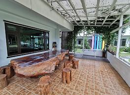 Li Wu Zuo Can B&B