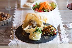 Elika Cave Suites & Spa