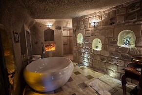 Elika Cave Suites & Spa