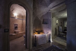 Elika Cave Suites & Spa