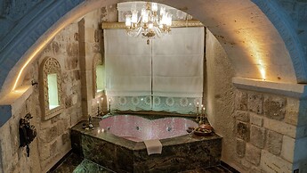 Elika Cave Suites & Spa