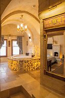 Elika Cave Suites & Spa