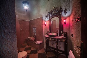 Elika Cave Suites & Spa