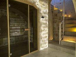 Elika Cave Suites & Spa