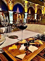 Elika Cave Suites & Spa