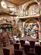 Elika Cave Suites & Spa