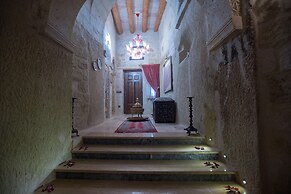 Elika Cave Suites & Spa