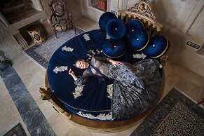 Elika Cave Suites & Spa