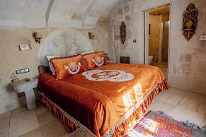 Elika Cave Suites & Spa