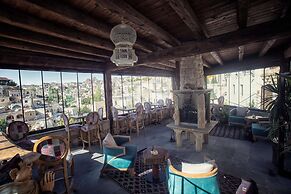 Elika Cave Suites & Spa