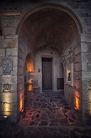 Elika Cave Suites & Spa