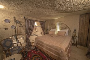 Elika Cave Suites & Spa