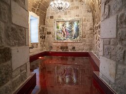 Elika Cave Suites & Spa