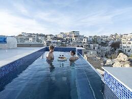 Elika Cave Suites & Spa