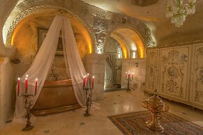 Elika Cave Suites & Spa