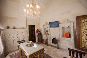 Elika Cave Suites & Spa