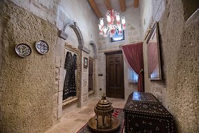 Elika Cave Suites & Spa