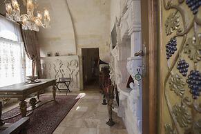 Elika Cave Suites & Spa