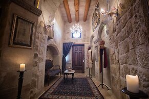 Elika Cave Suites & Spa