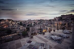 Elika Cave Suites & Spa