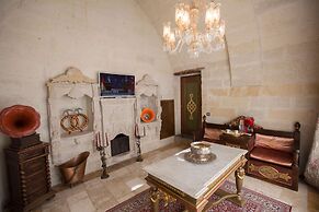 Elika Cave Suites & Spa