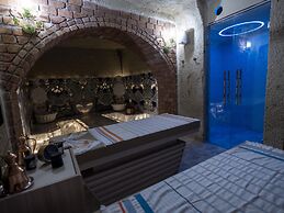 Elika Cave Suites & Spa