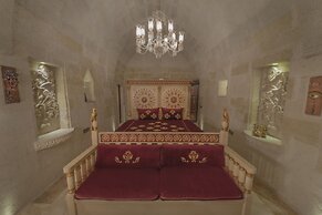 Elika Cave Suites & Spa