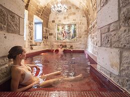 Elika Cave Suites & Spa