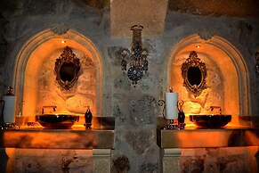 Elika Cave Suites & Spa