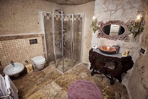 Elika Cave Suites & Spa