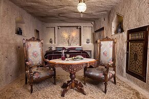 Elika Cave Suites & Spa