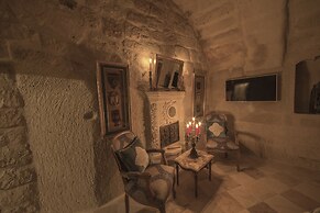 Elika Cave Suites & Spa