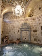 Elika Cave Suites & Spa