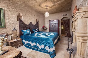 Elika Cave Suites & Spa