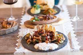 Elika Cave Suites & Spa