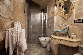 Elika Cave Suites & Spa