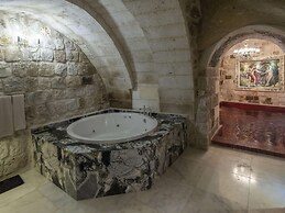 Elika Cave Suites & Spa