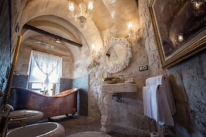 Elika Cave Suites & Spa