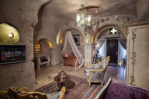 Elika Cave Suites & Spa