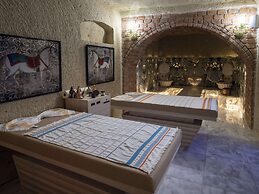 Elika Cave Suites & Spa