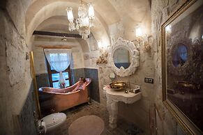 Elika Cave Suites & Spa