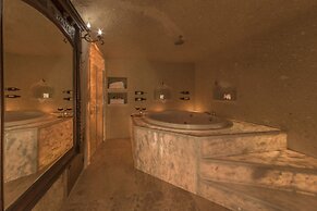 Elika Cave Suites & Spa