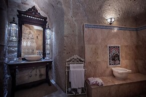 Elika Cave Suites & Spa