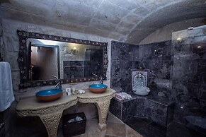 Elika Cave Suites & Spa