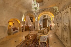 Elika Cave Suites & Spa