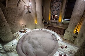 Elika Cave Suites & Spa