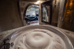 Elika Cave Suites & Spa