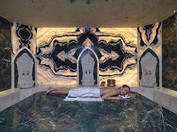 Elika Cave Suites & Spa