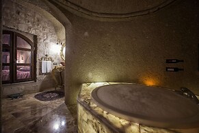 Elika Cave Suites & Spa