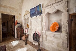 Elika Cave Suites & Spa